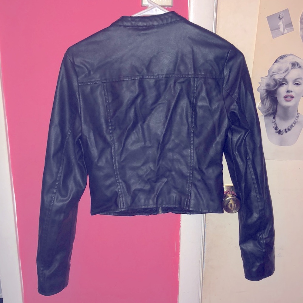 Leather jacket - Picture 4 of 5